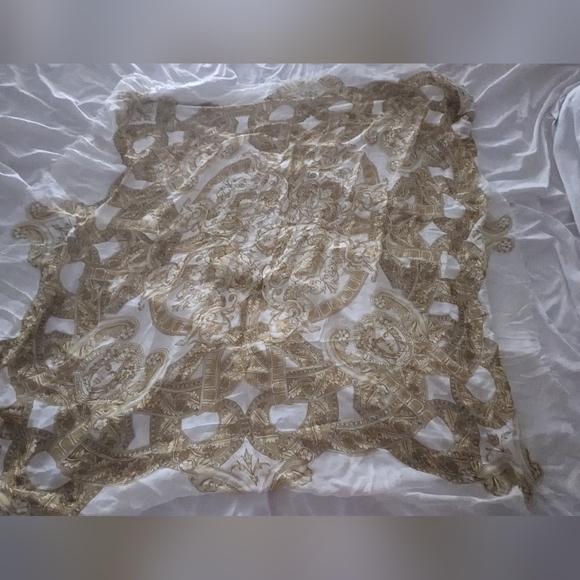 New Versace Medusa Shawl - Picture 3 of 6